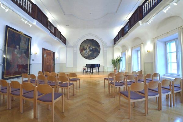 Aufnahme des Rottmayr-Saals im Alten Rathaus mit Gemälde von Johann Michael Rottmayr