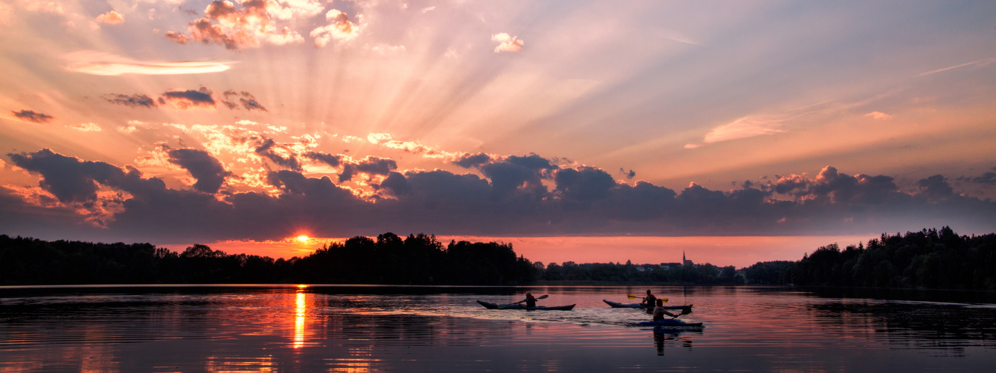 Abtsdorfer See im Sonnenuntergang mit Booten - © Manfred Fiedler